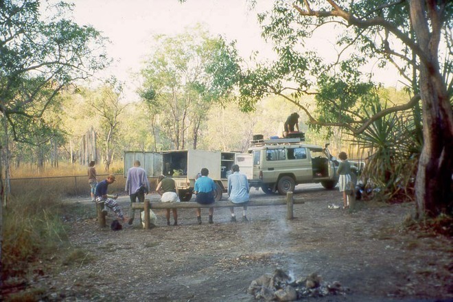 Crews go bush trekking © Peter Seymour